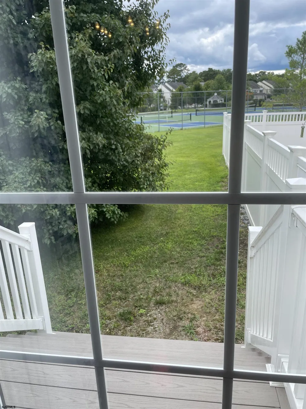 77 Meadow Cir Mays Landing, NJ 08330