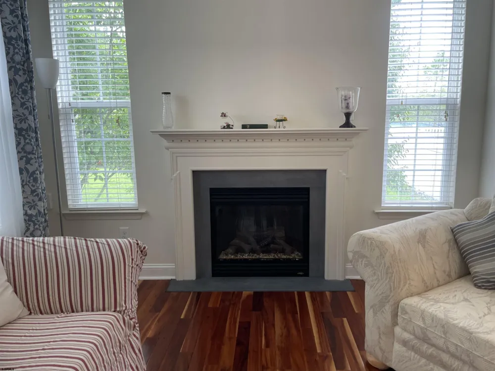 77 Meadow Cir Mays Landing, NJ 08330