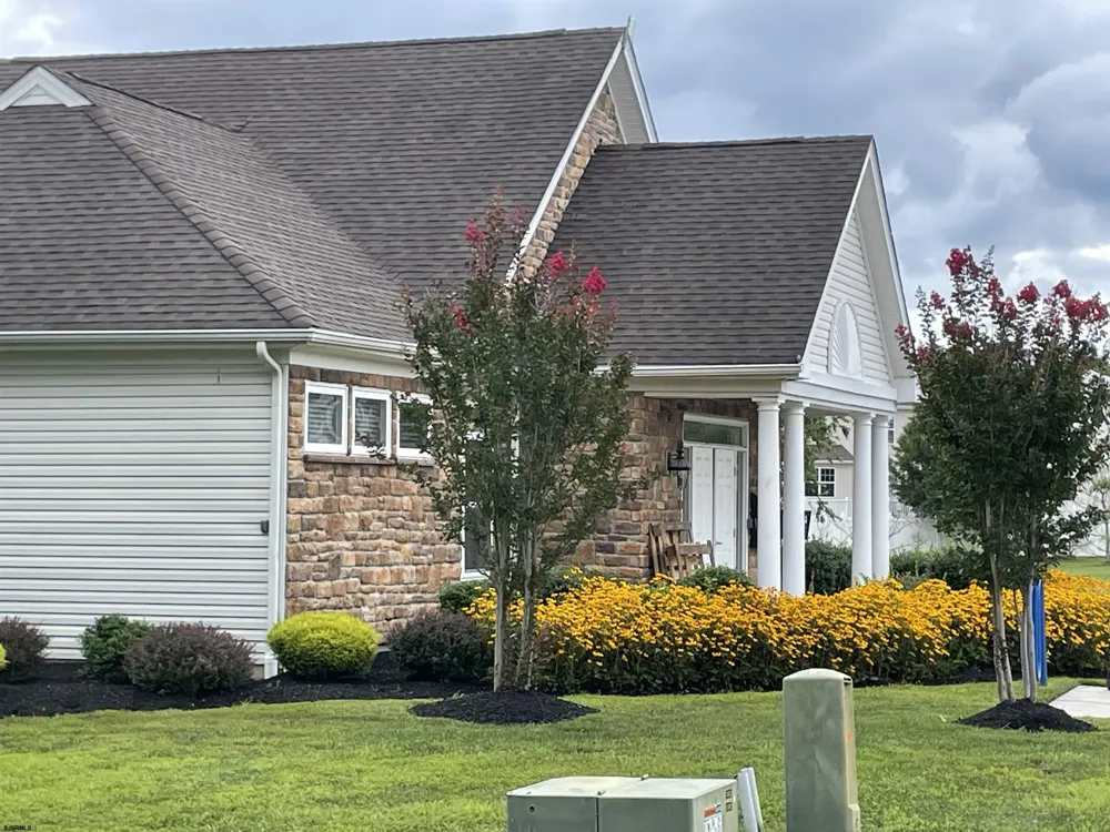 77 Meadow Cir Mays Landing, NJ 08330