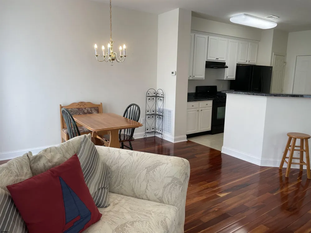 77 Meadow Cir Mays Landing, NJ 08330