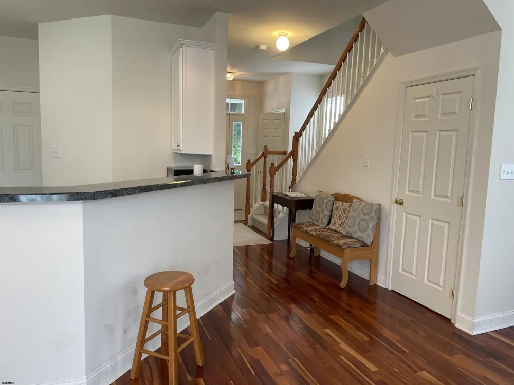 77 Meadow Cir Mays Landing, NJ 08330