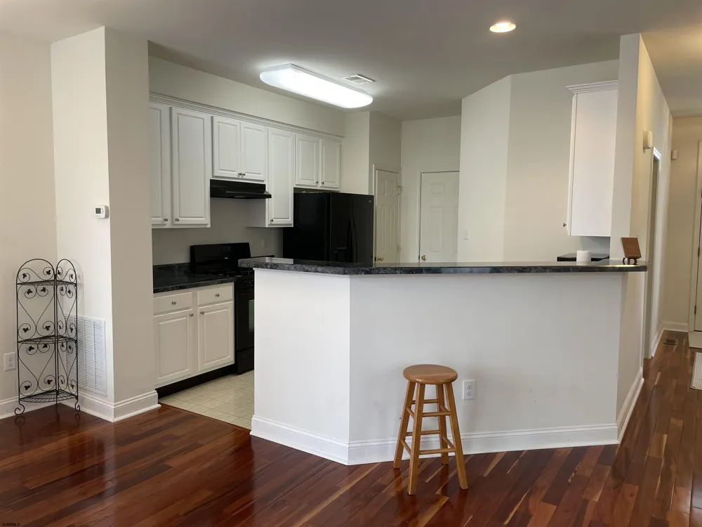 77 Meadow Cir Mays Landing, NJ 08330