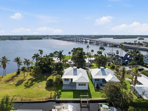 2534 SW CONCH COVE LANE