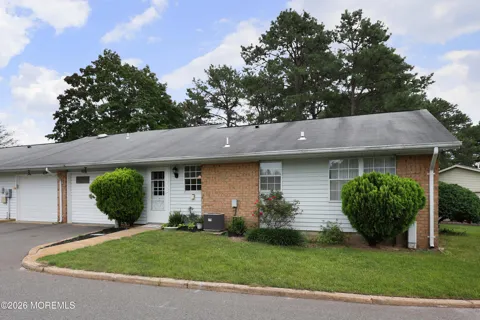 51 Cambridge Circle