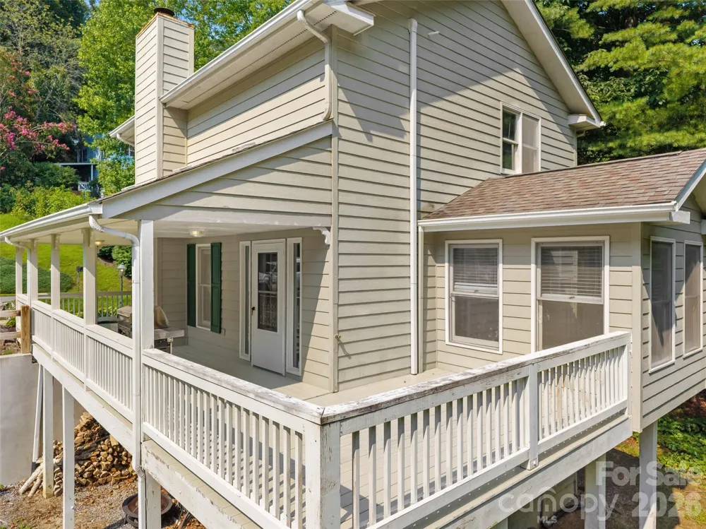 218 Junaluska Oaks Drive Waynesville, NC 28786