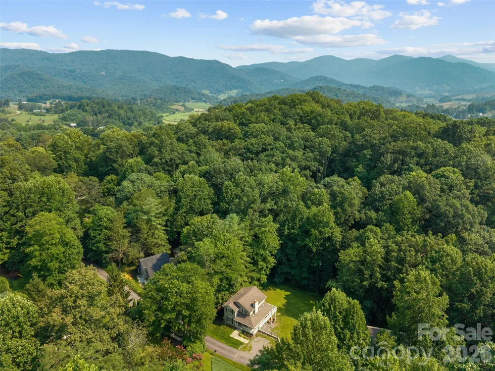 218 Junaluska Oaks Drive Waynesville, NC 28786