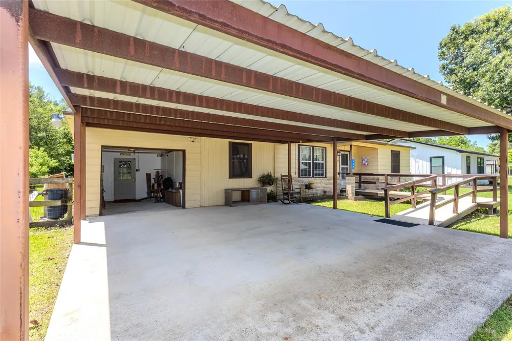 165 County Road 2359 Liberty, TX 77575