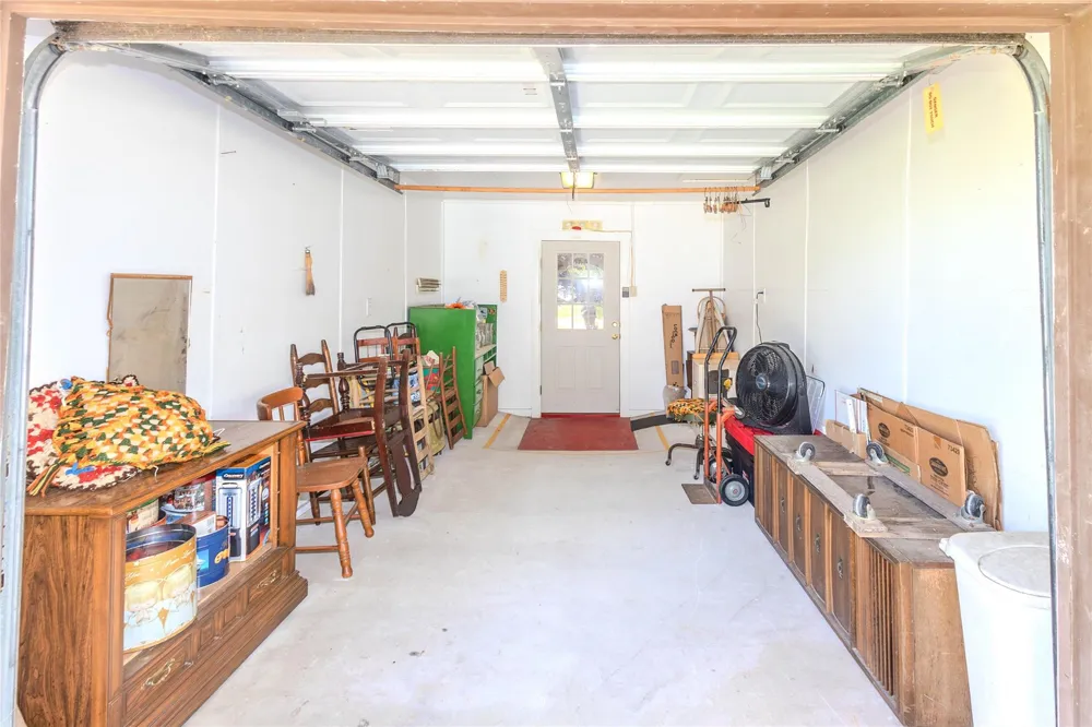 165 County Road 2359 Liberty, TX 77575