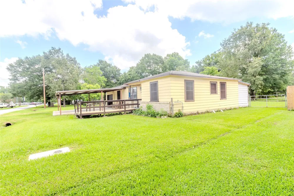 165 County Road 2359 Liberty, TX 77575