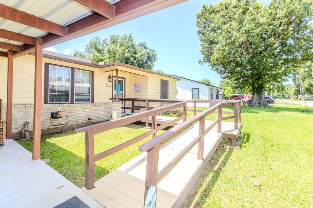 165 County Road 2359 Liberty, TX 77575
