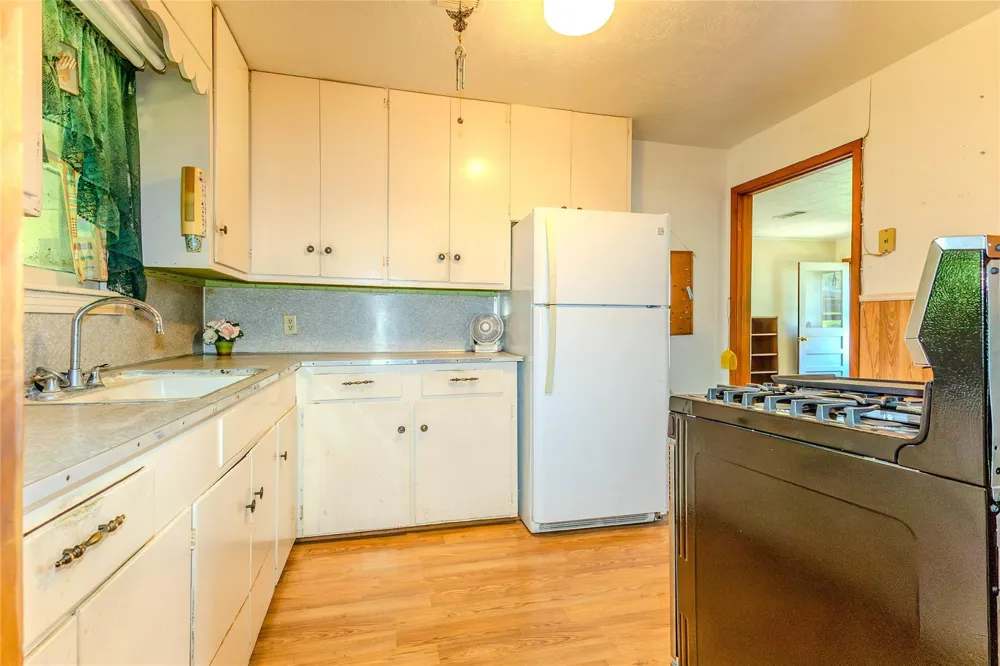 165 County Road 2359 Liberty, TX 77575