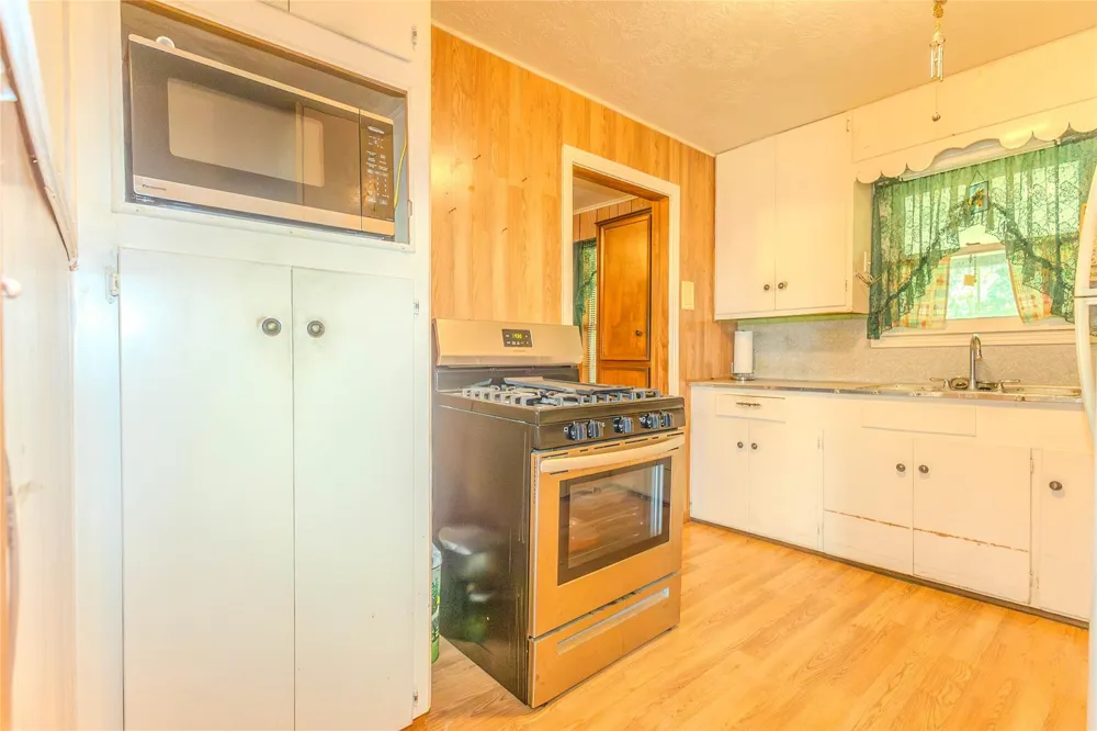 165 County Road 2359 Liberty, TX 77575