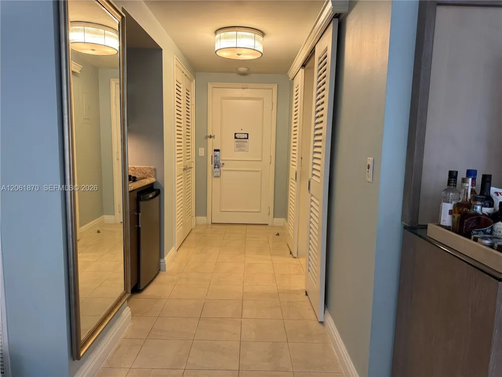 455 Grand Bay Dr #717 Key Biscayne, FL 33149