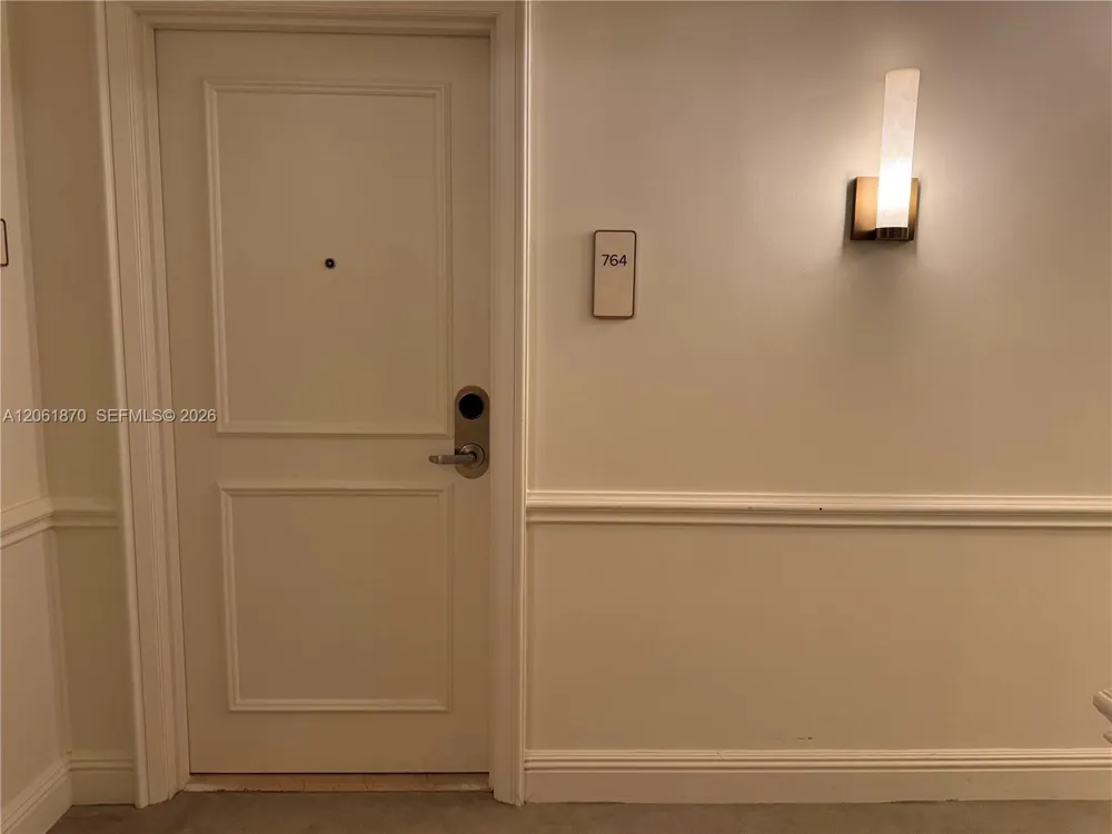 455 Grand Bay Dr #717 Key Biscayne, FL 33149