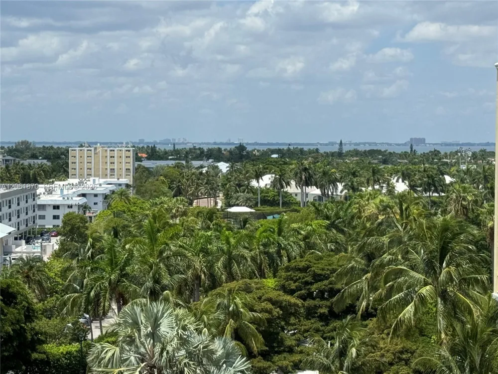 455 Grand Bay Dr #717 Key Biscayne, FL 33149