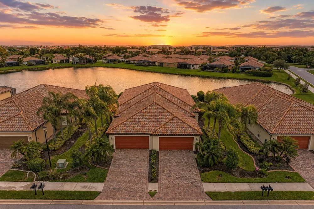 6623 CANDLESTICK DRIVE Bradenton, FL 34212