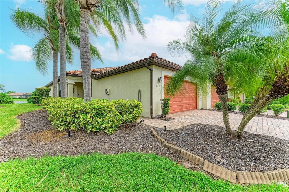 6623 CANDLESTICK DRIVE Bradenton, FL 34212