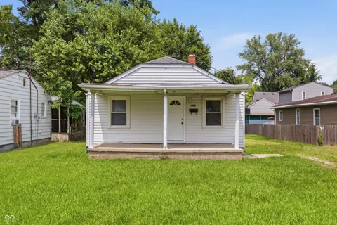 2618 E 8th Street