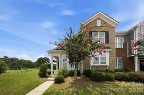 1101 Johns Walk Way