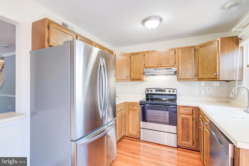 14536 CASTLEFORD COURT Centreville, VA 20121