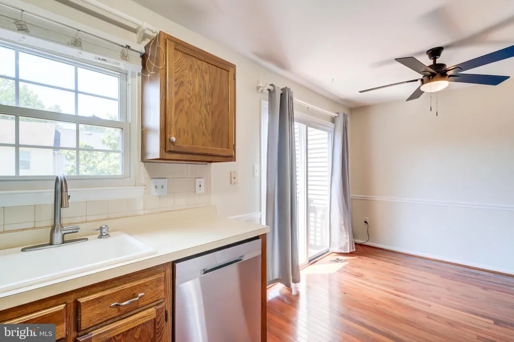 14536 CASTLEFORD COURT Centreville, VA 20121