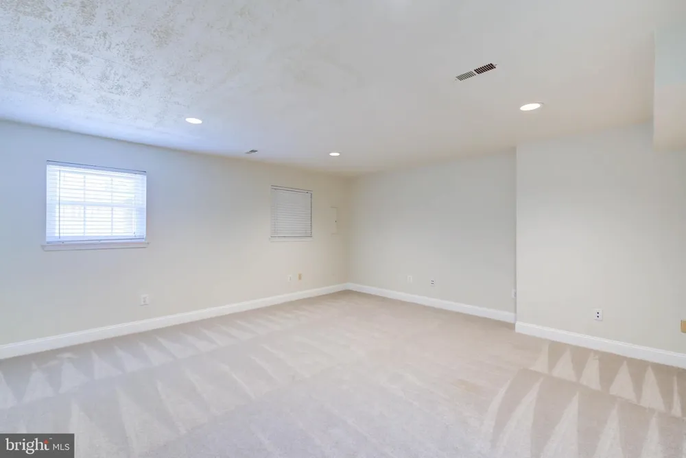14536 CASTLEFORD COURT Centreville, VA 20121