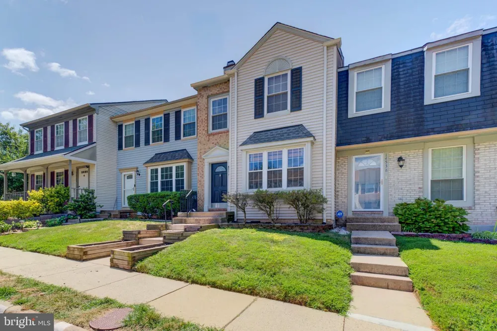 14536 CASTLEFORD COURT Centreville, VA 20121