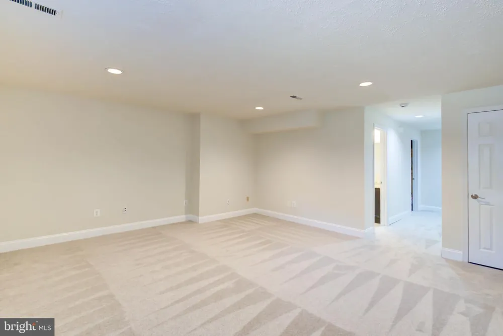 14536 CASTLEFORD COURT Centreville, VA 20121