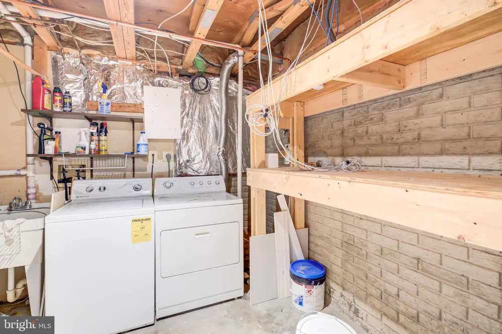14536 CASTLEFORD COURT Centreville, VA 20121