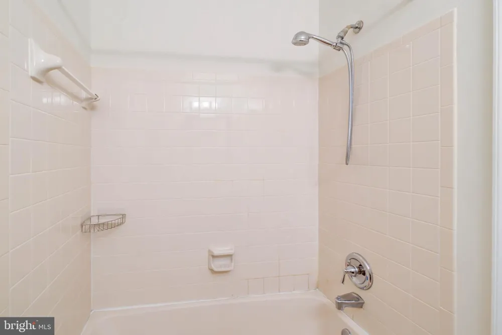14536 CASTLEFORD COURT Centreville, VA 20121