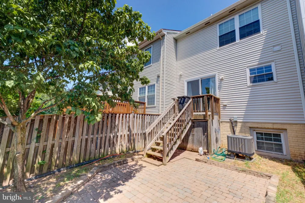 14536 CASTLEFORD COURT Centreville, VA 20121