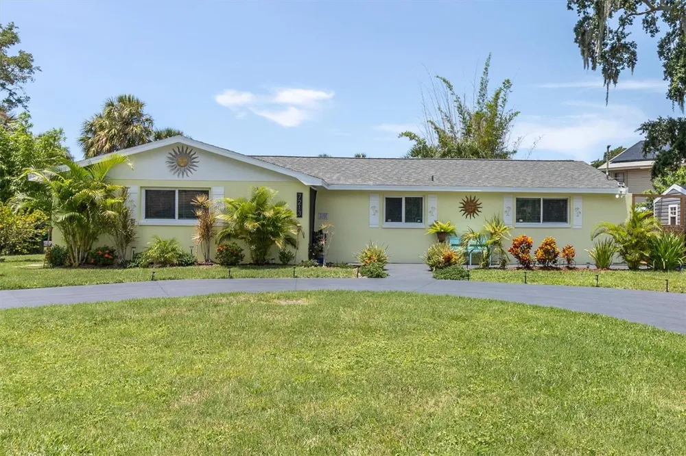 7213 PENINSULAR DRIVE New Port Richey, FL 34652
