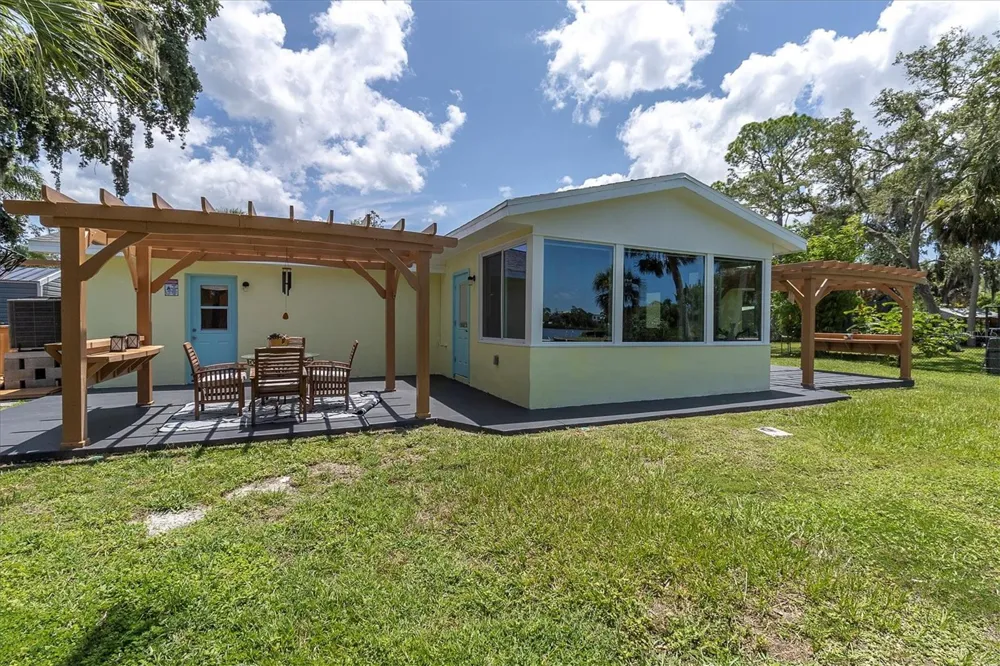 7213 PENINSULAR DRIVE New Port Richey, FL 34652