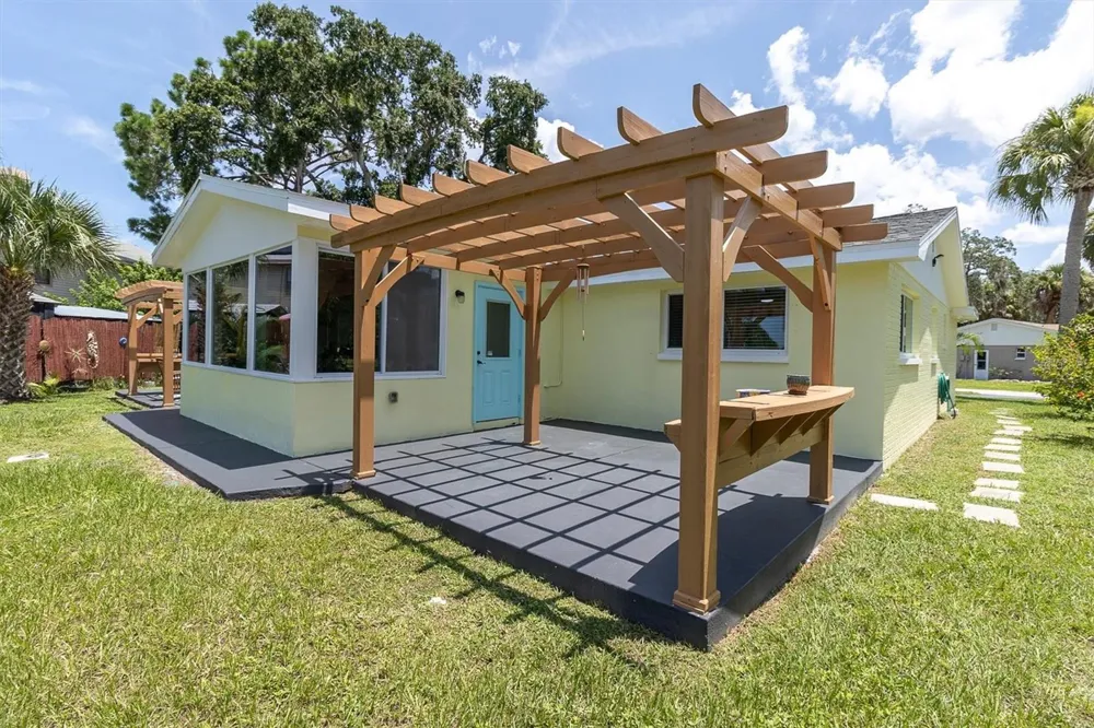 7213 PENINSULAR DRIVE New Port Richey, FL 34652