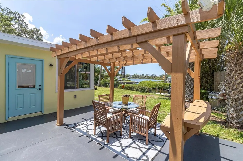 7213 PENINSULAR DRIVE New Port Richey, FL 34652