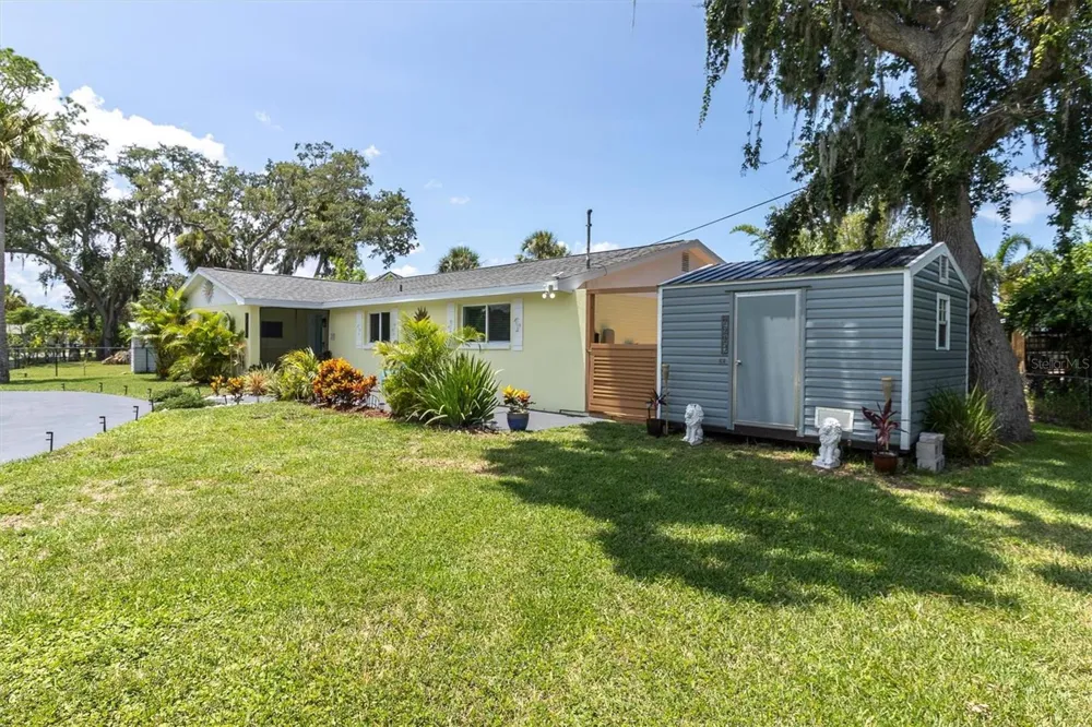 7213 PENINSULAR DRIVE New Port Richey, FL 34652