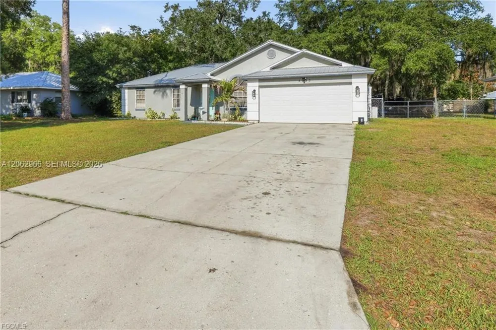 4022 E Sunflower Circle La Belle, FL 33935