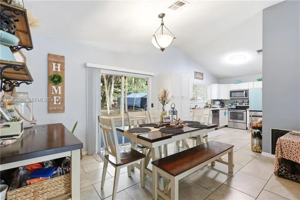4022 E Sunflower Circle La Belle, FL 33935
