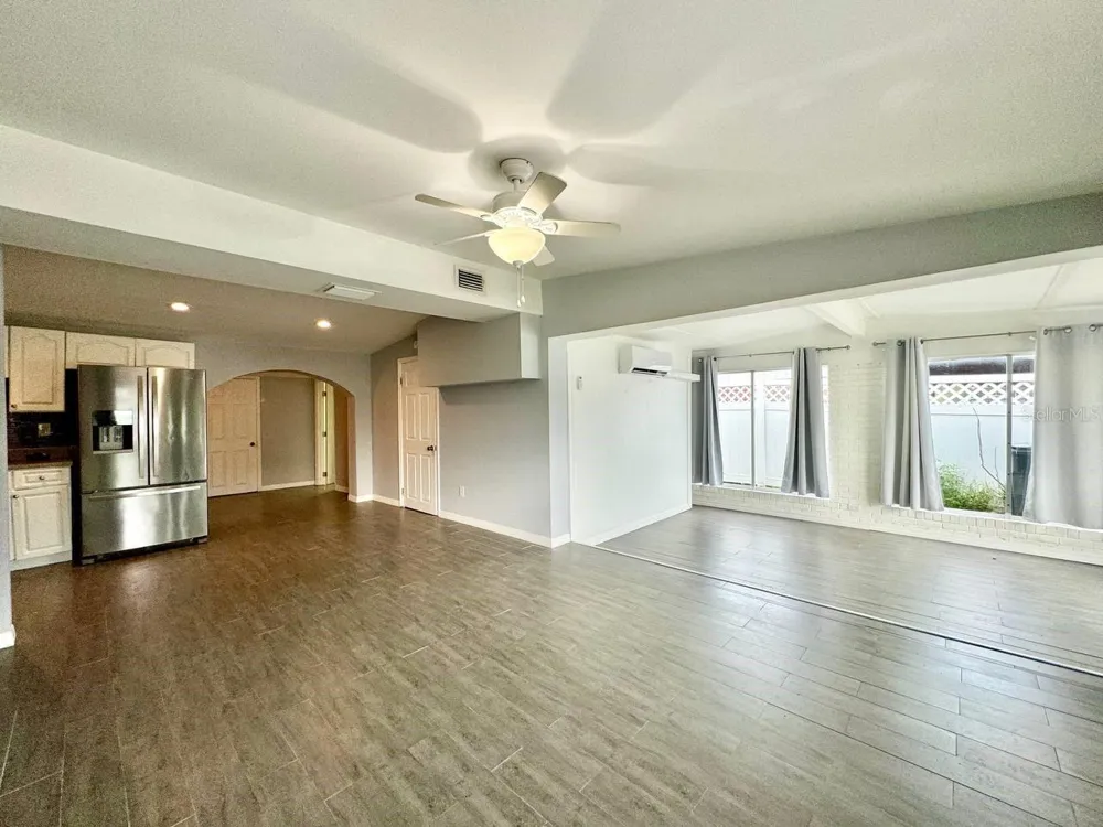 6816 W BURKE STREET Tampa, FL 33634