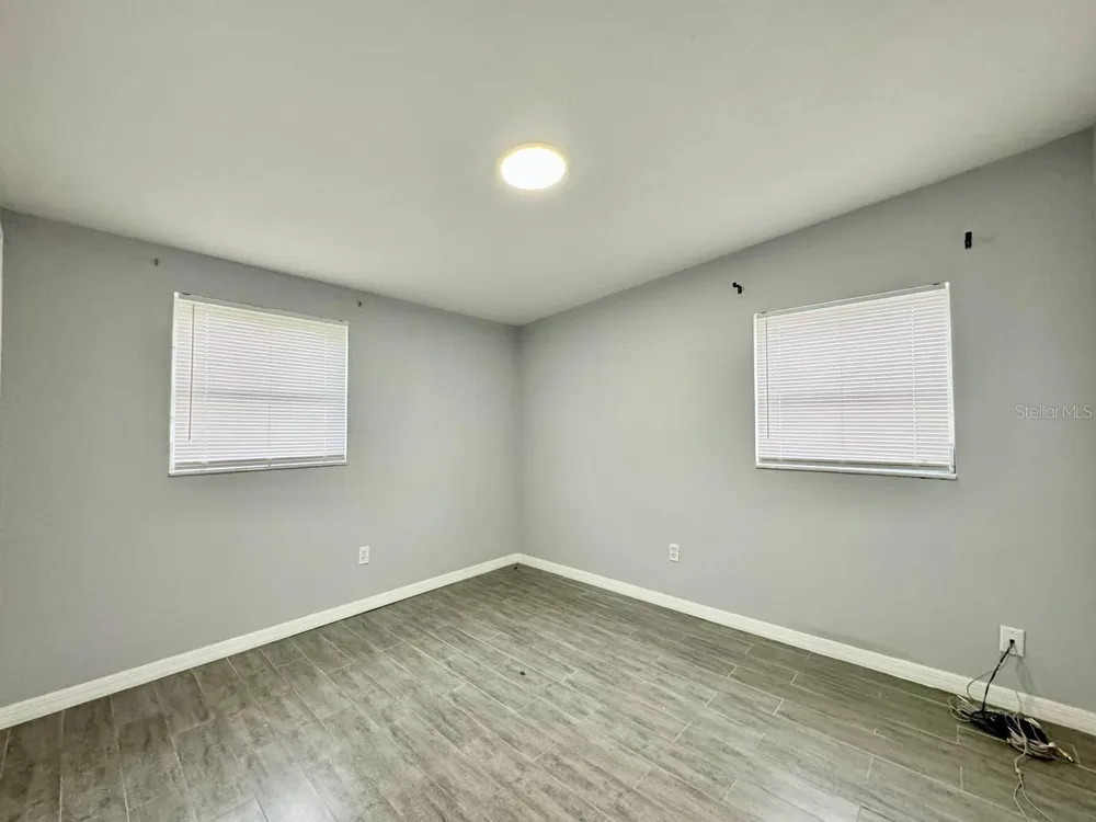 6816 W BURKE STREET Tampa, FL 33634