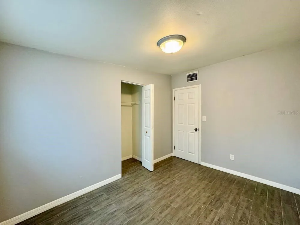 6816 W BURKE STREET Tampa, FL 33634