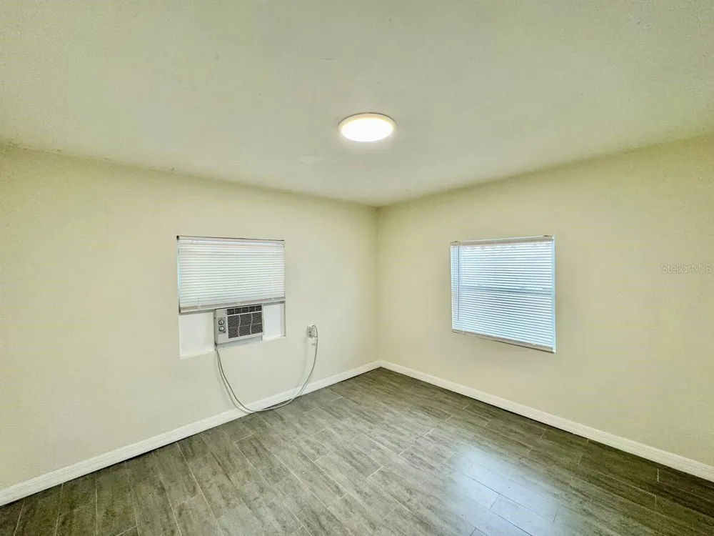 6816 W BURKE STREET Tampa, FL 33634