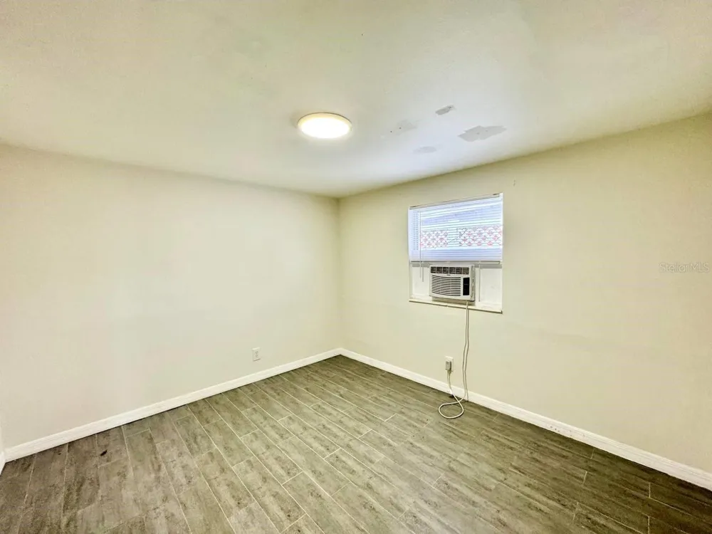 6816 W BURKE STREET Tampa, FL 33634