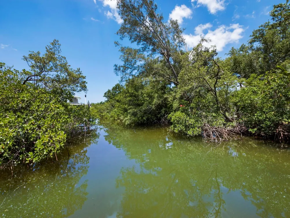 4114 ROBERTS POINT CIRCLE Sarasota, FL 34242