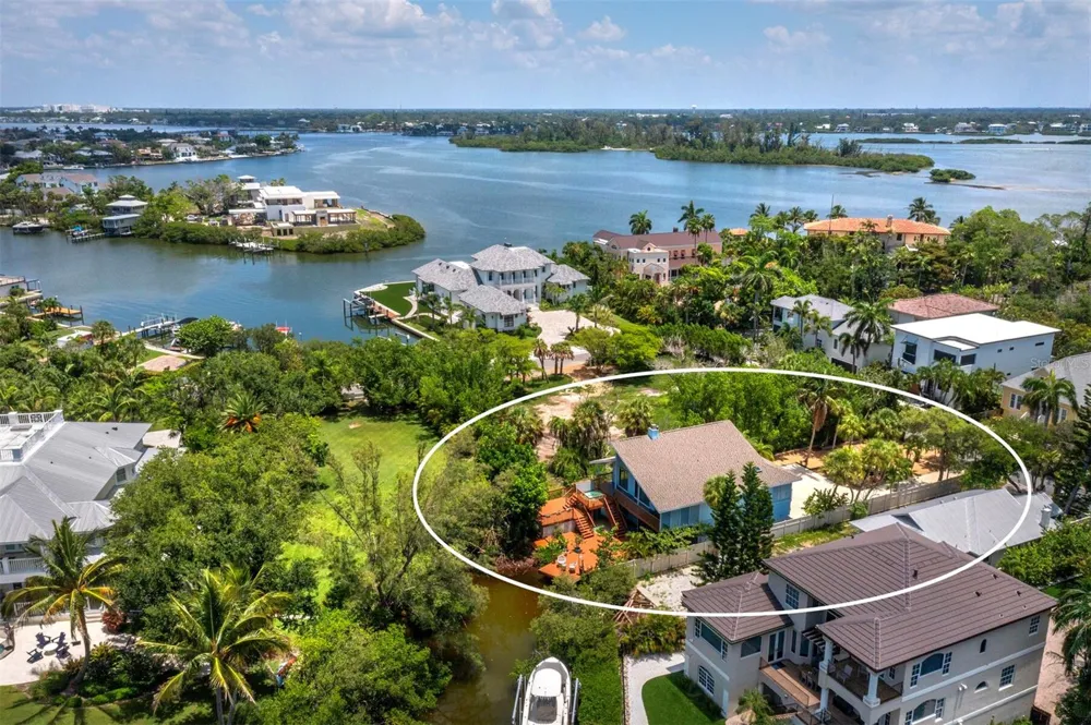 4114 ROBERTS POINT CIRCLE Sarasota, FL 34242