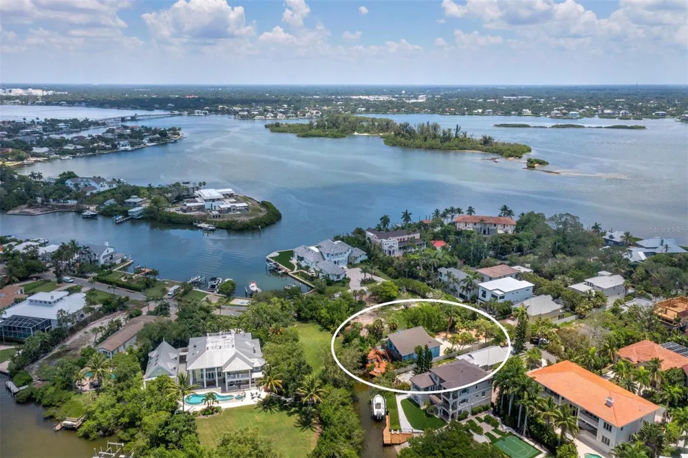 4114 ROBERTS POINT CIRCLE Sarasota, FL 34242