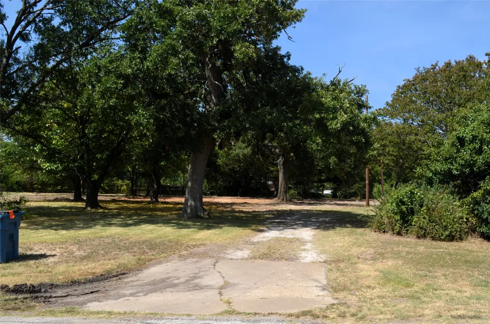 111 Bedfords Bend Gun Barrel City, TX 75156