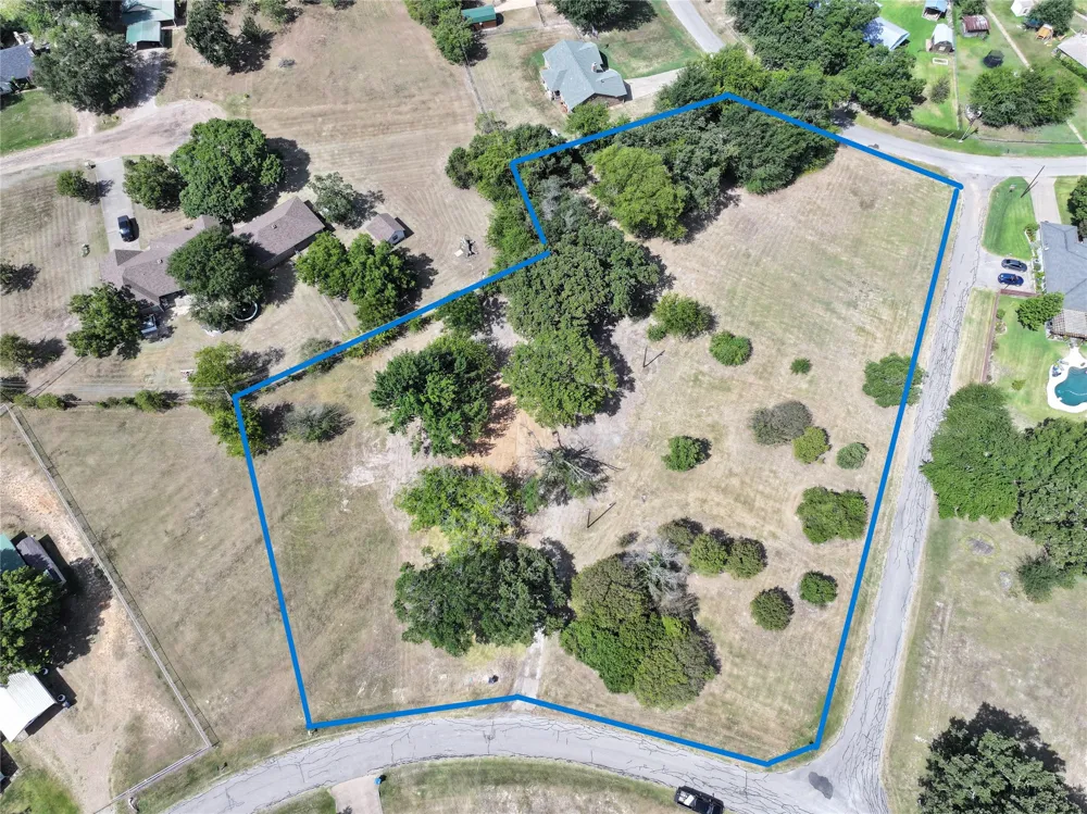 111 Bedfords Bend Gun Barrel City, TX 75156