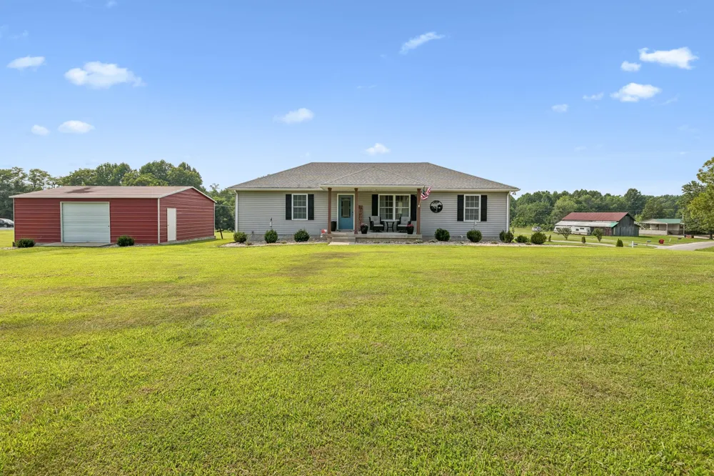 420 Douglas Ln Lafayette, TN 37083