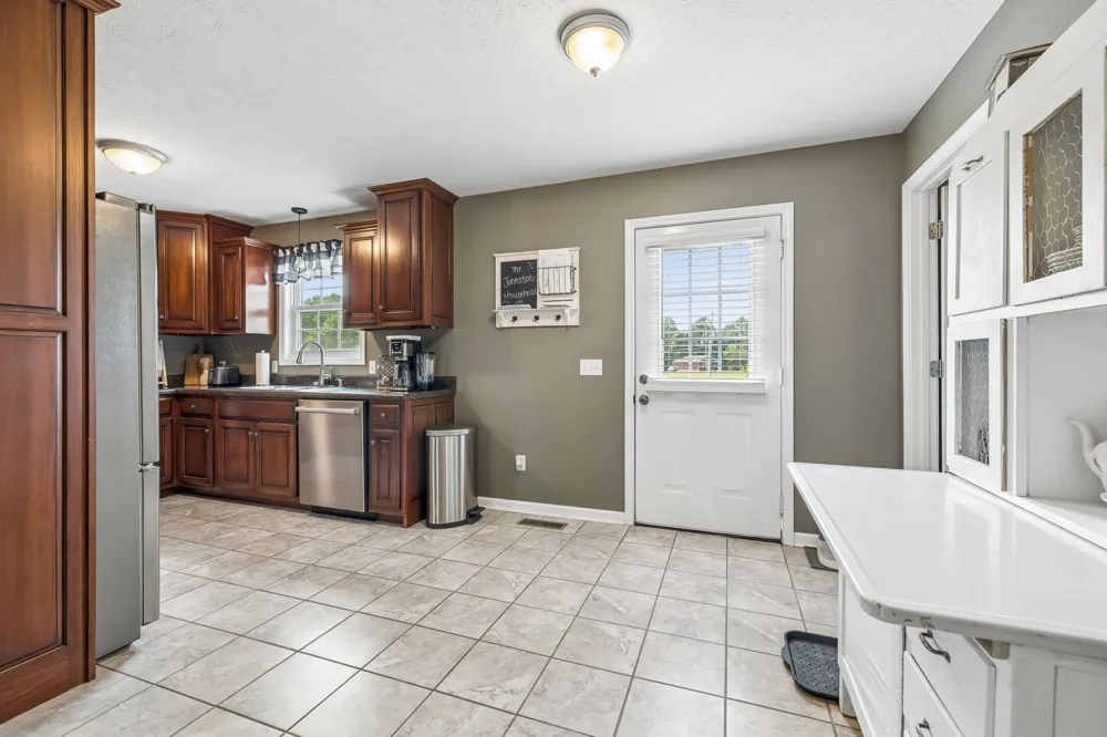 420 Douglas Ln Lafayette, TN 37083
